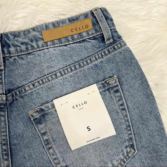 Cello Distressed Denim Shorts Size Small - Picture 9 of 10